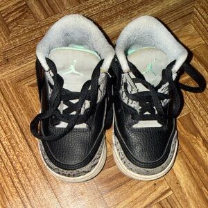 Jordan 3 Kids Black, Grey and White Sneaker with Mint Accent